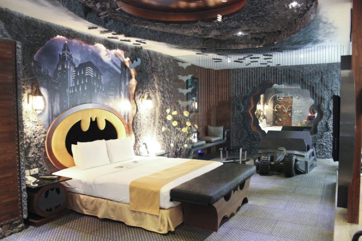 Eden Motel batman room